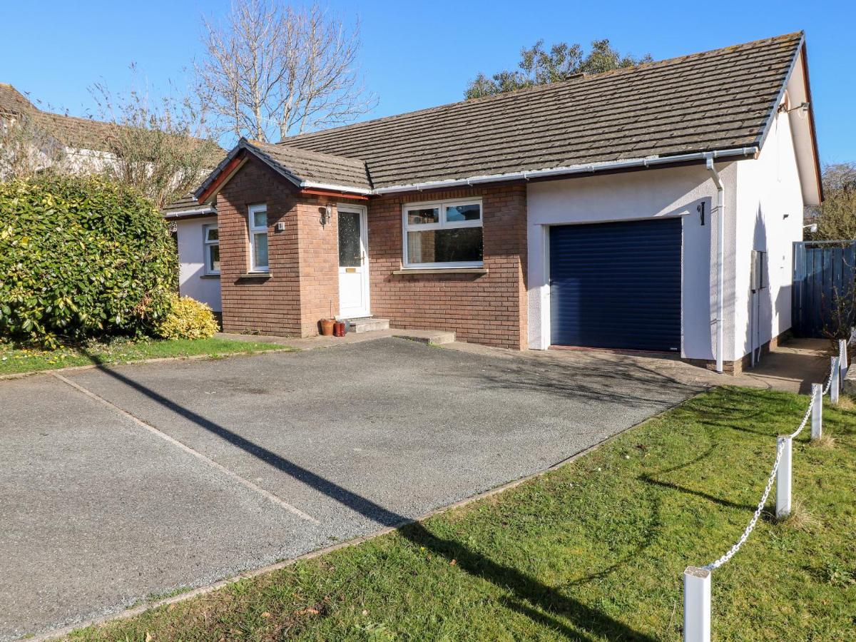 1 Gloucester Way Pembroke Dock Exterior foto